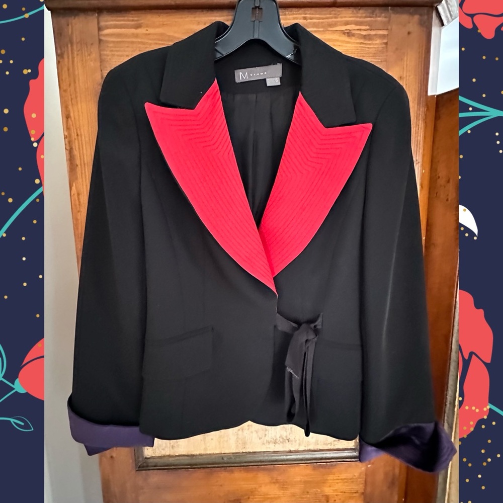 Sophisticated M Siamo Black and Red Blazer with Striking Lapel and Cuffs